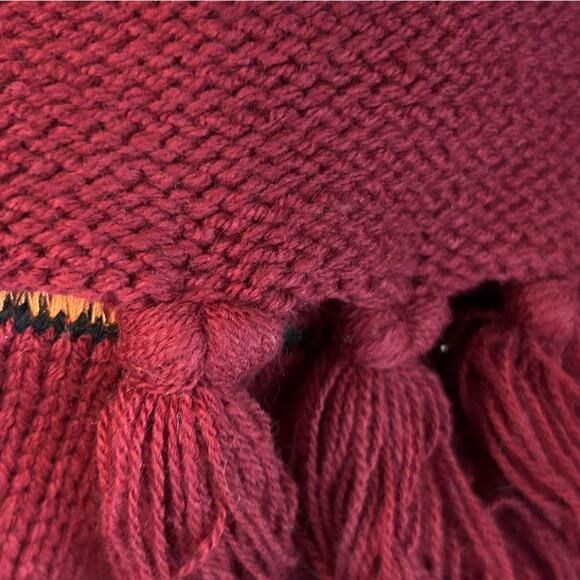 Tasi Malibu Maroon Aztec Embroidered Fringe Poncho NWT Boho Western - Picture 7 of 12